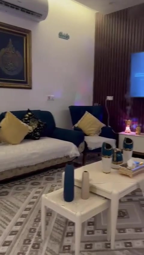 السلام عليكم
تخم للبيع نضيف
يتكون من
اربع كراسي + قنفات ثنين كبار
للاستفسار واتس
رقم الهاتف ***********
***********
