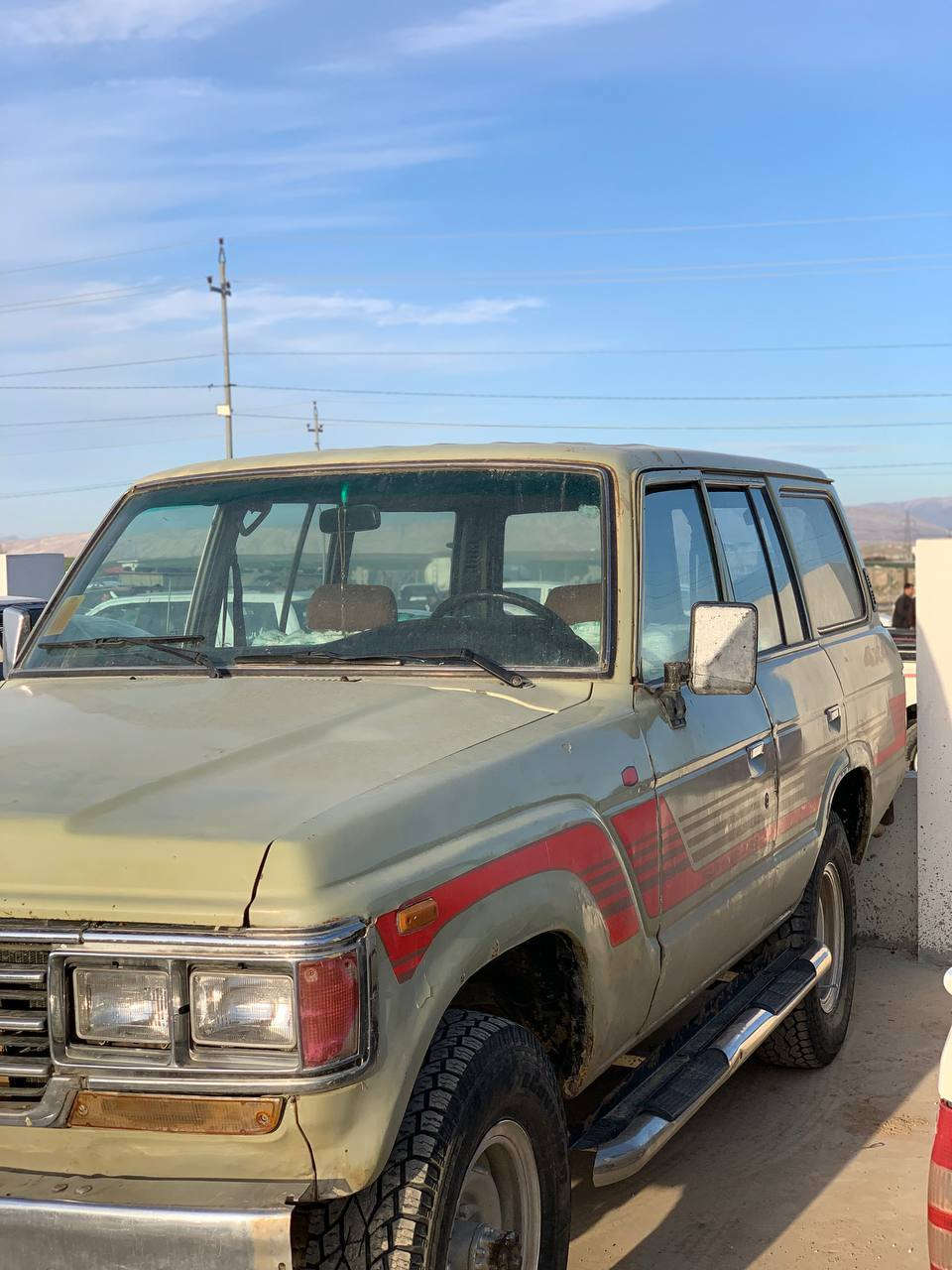 لاندکرۆز1988
ئاڕم پلاستیک 
گێڕو مەکینەی بەشەرت
3f
پێنج گێڕ تابوکە
غازو بەنزین
کارەبایی ئیشەکا
زۆر مەزبوتە ماڵی دۆستە***********
***********
