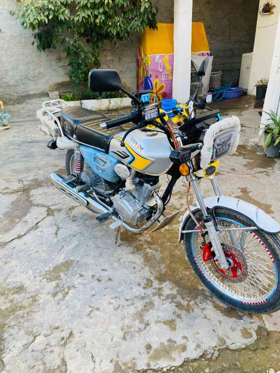 السلام عليكم  متاح دراجه 5كير رصاصي 25 سعر 800 مثل ماواضحه بل صوره مكاني تكريت 
***********
