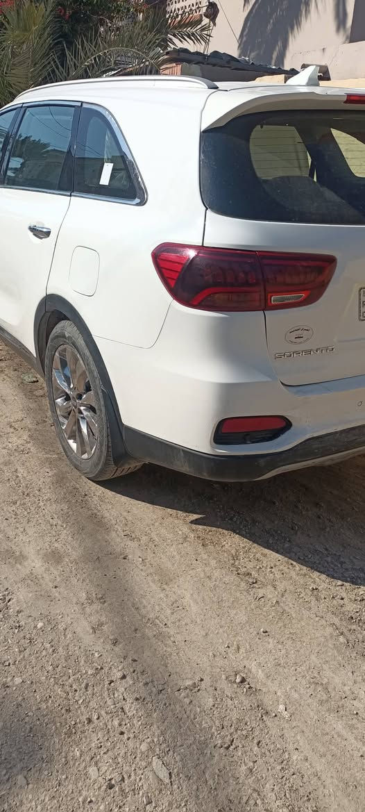 السلام عليكم
للبيع سورنتو خليجي موديل 19 

باسمي رقم قادسيه الماني 

بصمه 

6سلندر 7راكب كشنات جلد كهرباء 

ماشيه 100 

مكاني ديوانيه

               سيارة مصبوغة عام 

سعر 176

***********
