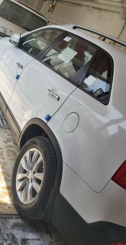 انطيك مواصفات السياره. السلام عليكم للبيع سورنتو ٢٠١٠ شكل ٢٠١٣ كويتيه فول ١/١ السياره مكفوله كفاله عامه بسمي تحويل ثاني يوم ومكان السياره كربلاء ملاحضه السياره رقم مميز بغداد المواصفات ١ بصمه ٢جلد لون قرميد ٣ثلاث قطع تبريد ٤  ٧راكب ٥لدخلفي ٦بنورامه ٧محركv6 ٨تحكم استيرن ٩تبريد امامي منفصل ١٠مري شفط ١١وراك ١٢كشن كهرباء ١٣فور ويل 4/4    14 يده نيكل وبعد بيه مواصفات هواي وهيه مواصفات الكويتيه معروف 
 السعر ١٥٠ وبيه مجال بسيط حك الجيه واكرر رقم مميز

للتواصل ***********
