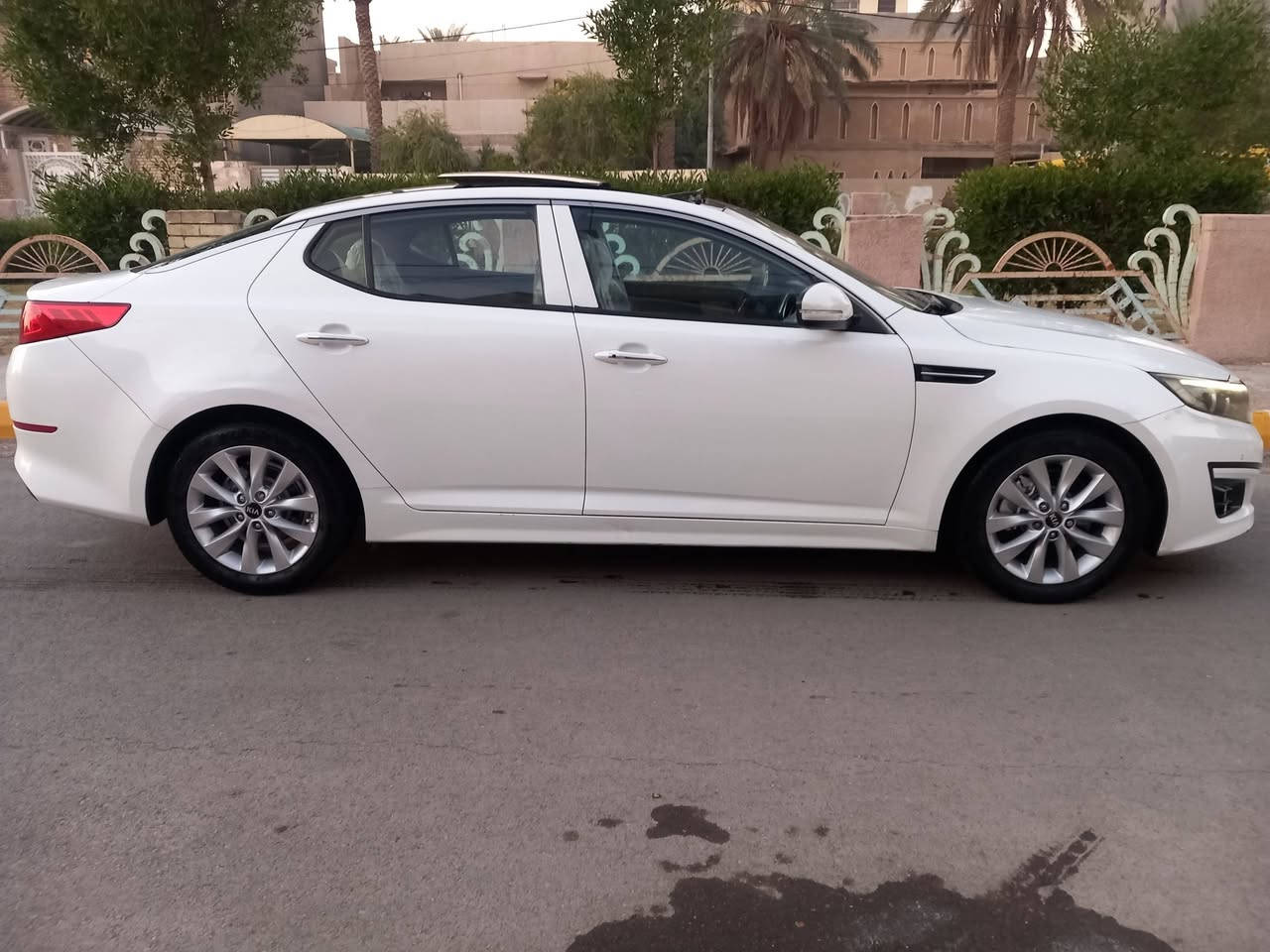 ‏‎السلام عليكم
كيا اوبتيما 2014 شكل ل15

رقم اربيل انگليزي خليجي

كفاله عامه عده البنيد مصبوغ بدون تصليح او ضرر داخلي 

فووول موصفات 

‏‎محرك 2400 مامفتوح 

 بصمه+ بنوراما

شاشه بلاد داخل صاج 

كشنات جلد +كشنات تدفئه استيرن تدفئه +كشنات كهرباء كشن ذاكره 

‎ لايت امامي زينون مع حاجب LED

‏بلاجكتور بقلاوه 

‏‎ ترحيب فتح المرايا اوتماتك عند الاقتراب 

‏ كاميرا خلفية اصل مع حساس خلفي 

 دبل كزوز  مع شعار كيا 

‏ بك لايت LED  

‏ يدات ابواب نيكل داخل وخارج

‏ تحكم ستيرن جهتين فول مع بلوتوث وحاكية وكروس سرعة  مع 3 انضمه للقيادة سبورت- اقتصادي- عادي

‏تبريد قطعتين امامي خلفي

حداديه جديده

تبريد ثلج

السياره جديده وجاهزه من كلشي 

السعر ب152 وبيه مجال جدآ بسيط

العنوان واسط النعمانيه 

موبايل ***********

***********
