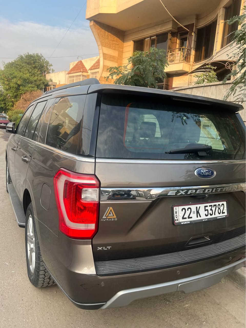 فورد اكسبيدشن موديل ٢٠١٩ استلام ٢٠٢٠ شركة القاصد XLT محرك 3500 تون تيربو اعلى فئة بلXLT ماشية 95 الف كيلو مقاعد جلد ملكي بانوراما شاشات دجتل شاشة كبيرة كراسي كهرباء والخلفي ايضا كهرباء قلاب جنطة كهرباء وميزة الفتح بلرجل رادارات جانبية ونقط عمياء تحكمات ستيرن مع تحديد مسار كشنات تبريد + تدفئة داخل لونين ٣ وضعيات خزن ميموري ستيرن كهرباء + هيتر بلستيرن مري شفط كهرباء + اشاير بلمراية بصمة ابواب + دخول ذكي وبعد بيها هواي مواصفات السيارة جديدة بمعنى الكلمة صيانة دورية داخل الشركة من زيوت ودسكات وتايرات برغي ممفتوح بيها وجاهزة من كل النواحي رقم اربيل وبأسمي من الاستلام لحد اليوم مكان السيارة المنصور للاستفسار الاتصال على *********** بغداد, العراق
