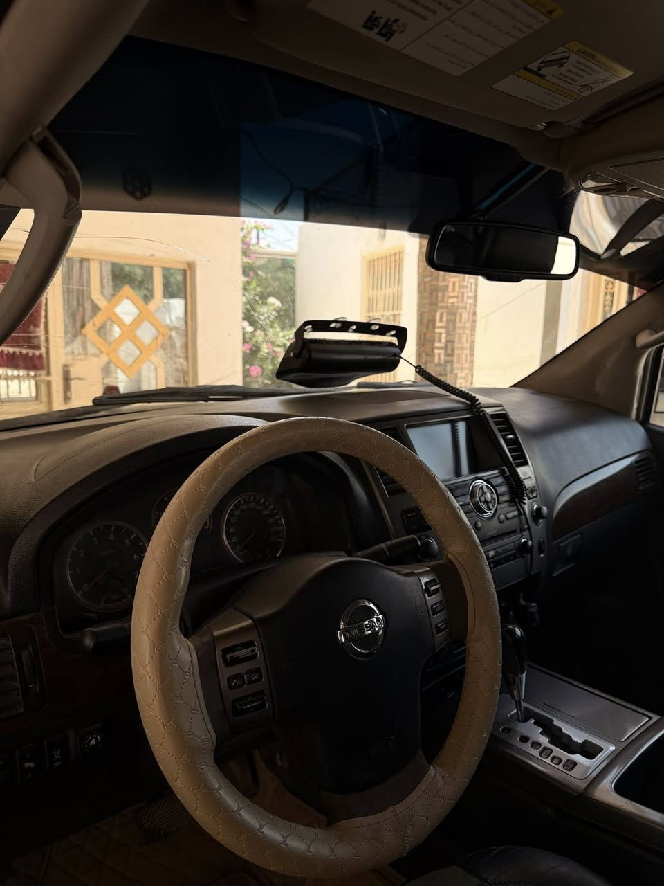 نيسان ارمادا موديل 2008 فول مواصفات LE جنطة شفط مرايات كشنات كهرباء منظومة غاز بيها محرك وكير جديد والكير هستوني شادة باقي تخم تاير جديد      منضومة زنون رقم بغداد أنكليزي باسمي تحويل ثاني يوم باقي المواصفات معروفة السعر 115 وبيها مجال للطيبين الهاتف ***********

