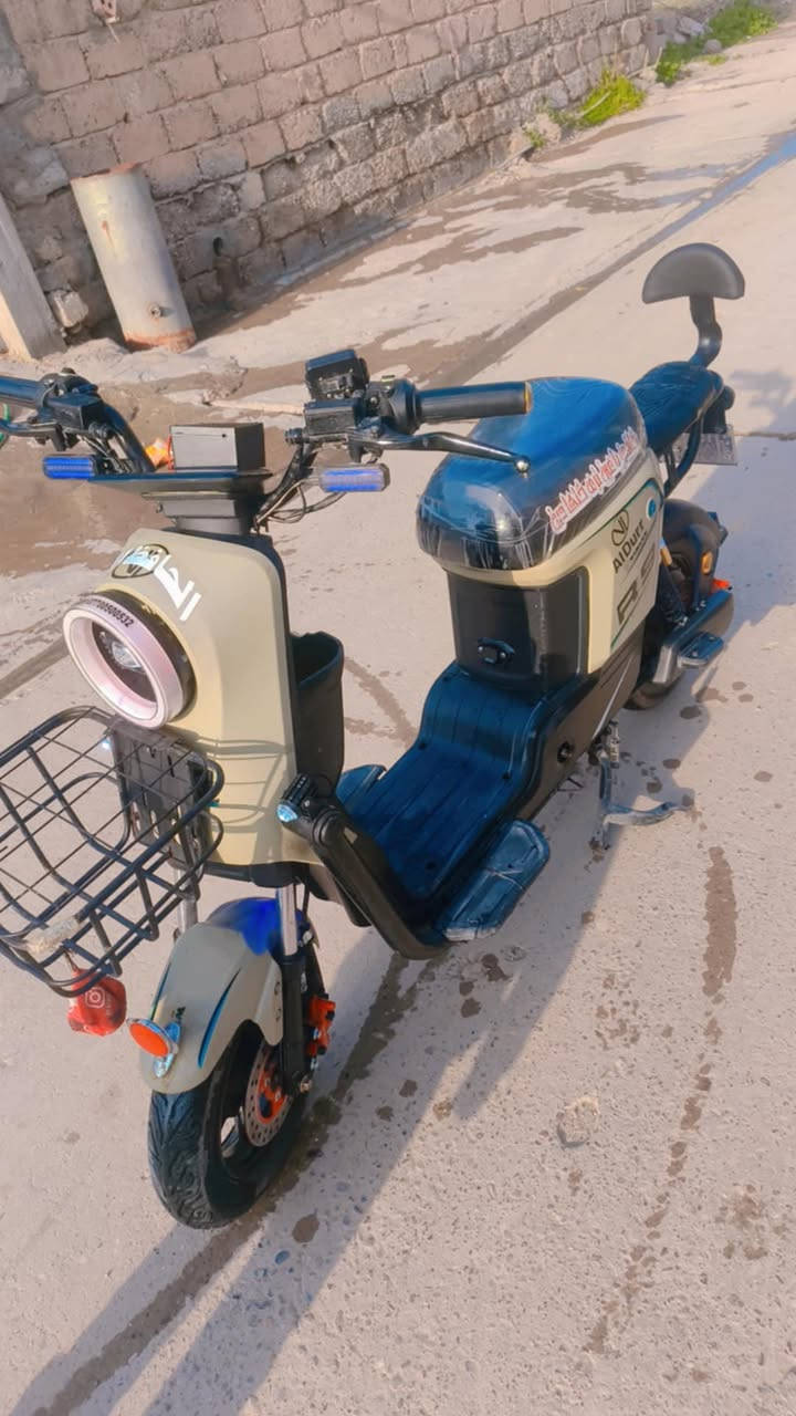 السلام عليكم
موطور شحن (R9) ( آر تسعة ) نضافة فوول ماشاء الله وموديل ( 2026) مستخدم شي قليل البطاريات نضافة فوول جدد ، الشراي تعال وشوف نضافة بعينك السعر 350 الف دينار  أتصل وتدلل ***********
