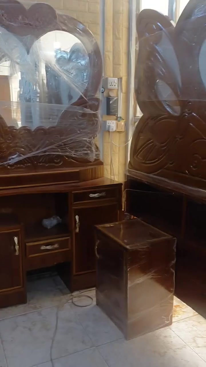 غرفه نوم ام السته طابقين داخل وخارج صاج ضهر جرجوبه زاويه كنتوري خمسه ملم نظافه ٩٥ بالميه عنوانه كوت حي الجهاد شارع النجارين نجارة ومعرض الحجامي الاتصال او مراسلة الصفحه ***********
