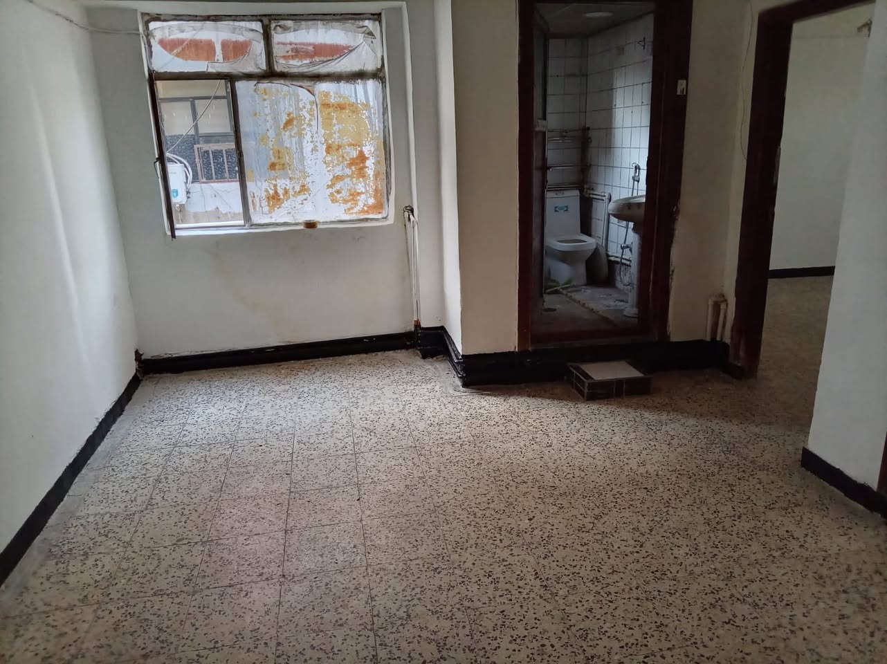 السلام عليكم
🔱شقه للايجارك🔱
🛑المساحه120م⚜️ 
📍شقه في الكراده خارج قرب قرية دجله
⚜️تحتوي الشقه⚜️
صاله وغرفه نوم كبيرة عدد 2و حمام ومطبخ وبالمرنان عدد2 للعلم ويوجد بارك لسياره وحارس للبنايه
للتفاصيل ولاستفسار اكثر الاتصال على هذا رقم
600الف 
-***********
-محمد العزاوي
