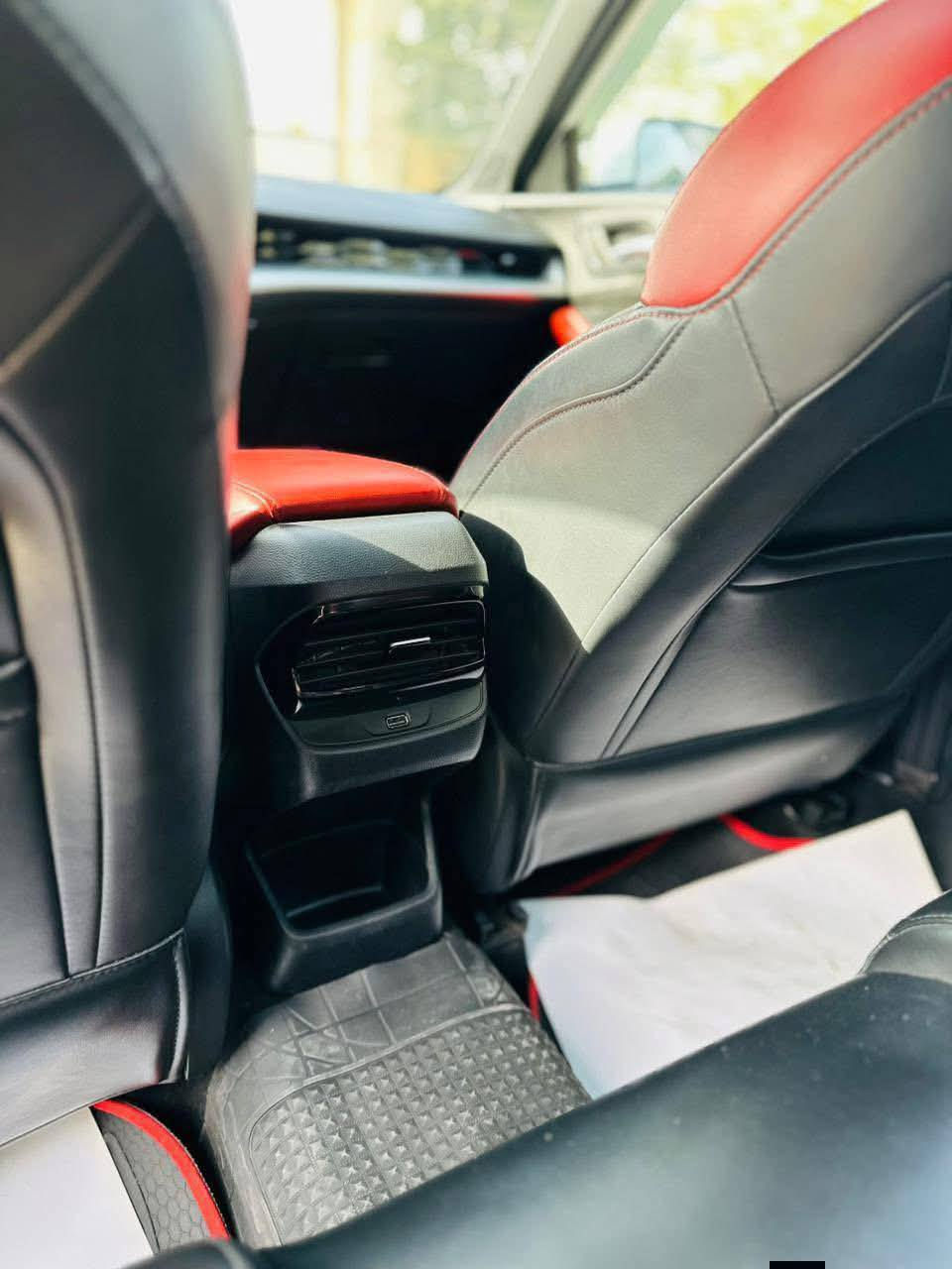 Mg gt 2023 فئة لاكجري الفول 
ماشية 74 الف داخل الضمان
محرك 1500 تيربو 
177 هورس بور
اطارات مشلن ويل 17
كير اوتو DCT دبل كلتش 
اداء وتسارع رياضي رهيب
كشن كهرباء جلد احمر واسود وداخل احمر اسود
360 درجه كاميرات محيطية
حساسات خلفي امامي جانبي
فتحة 
قطعتين تبريد والشاشة تدعم ابل كار بلي واندرويد اوتو
مري شفط
كامله من كل شي حتى الكماليات بالكامل بيها 
صبغ شوي من الدعاميه الامامية وبارد صغير جدا بالباب وكله كفاله، الباقي 
هزة حديده رقم بغداد انكليزي باسمي 
السعر 118 
***********
