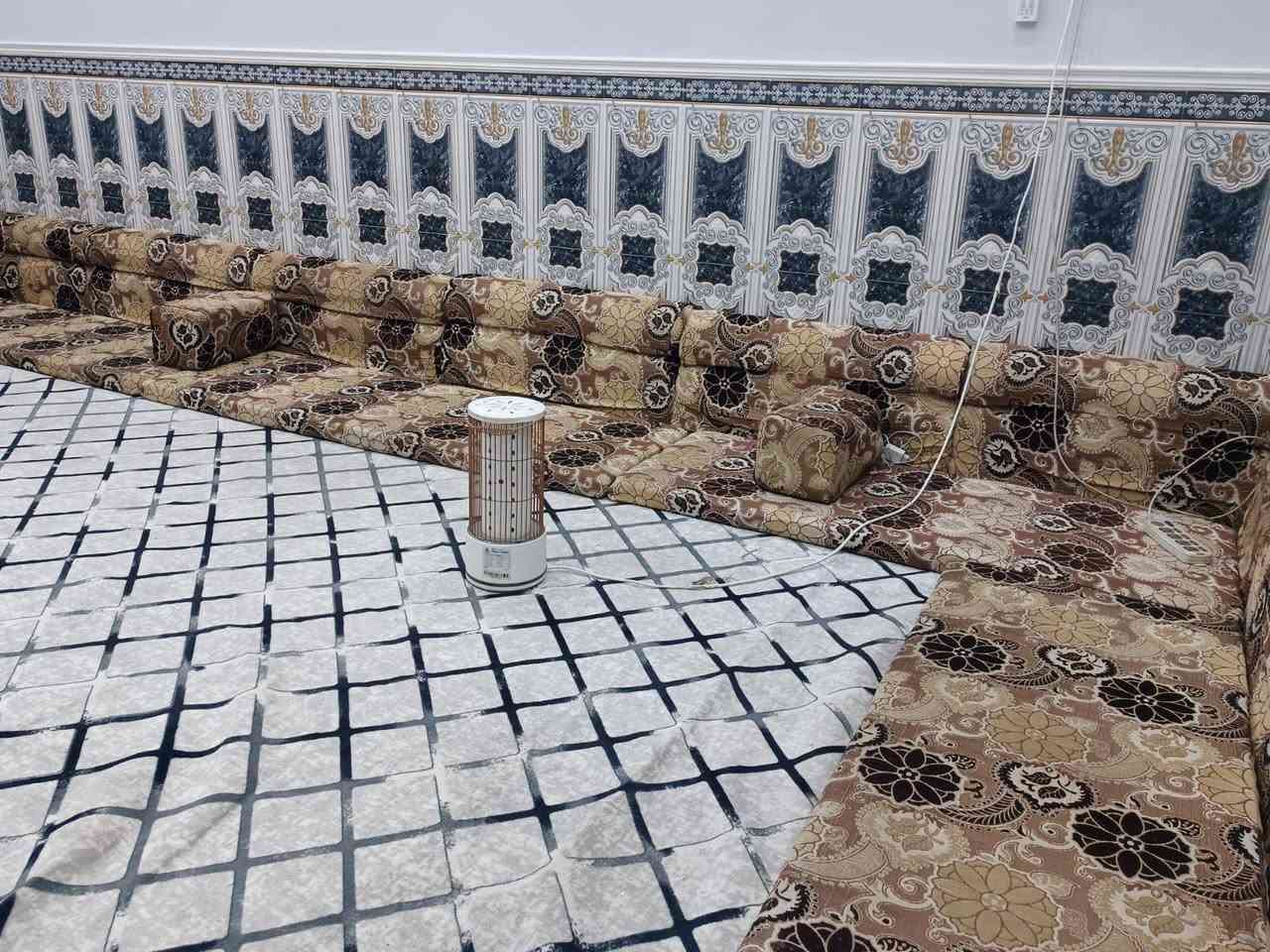 جلسه عربيه للبيع السعر.  250. العنوان البصرة الحيانيه شارع الطاك قرب صيدليه حيدر  ***********
