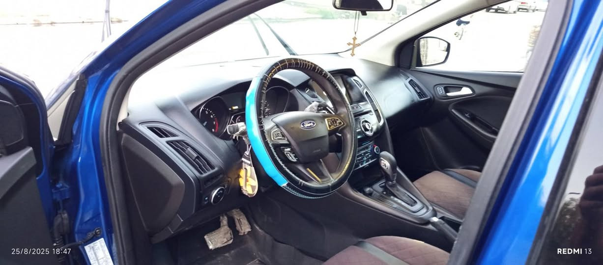 فورد فوكس 18 فول SEL
ماشيه 110
هزه سنوية رقم جديد 
كير محرك تبريد كهربائيات تايرات باتري طخم امامي خلفي كلو شرط 
محرك ٢٠ اقتصادي 
شاشه كامره تحكمات ستيرن جهتين سلايت سستم صوت اصلي حساس خلفي 
بوند صبغ بدون دواخل ويربك 
مكان السياره موصل 
سعر 108
***********
