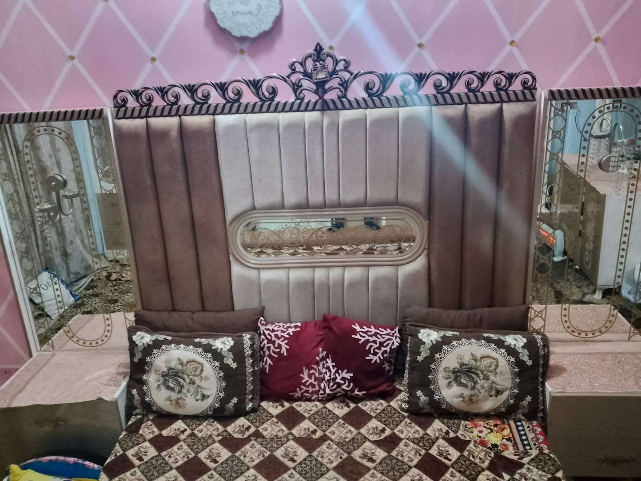 السلام عليكم غرفه نوم تركي 9قطعه نضيفه المكان الفلوجه السعر مليون وبيها مجال رقم  الهاتف ***********
