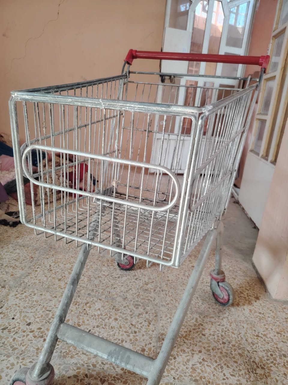 للبيع سعر القطعة 25 الف وبيهم مجال
مكاني موصل حي سومر ***********
***********
