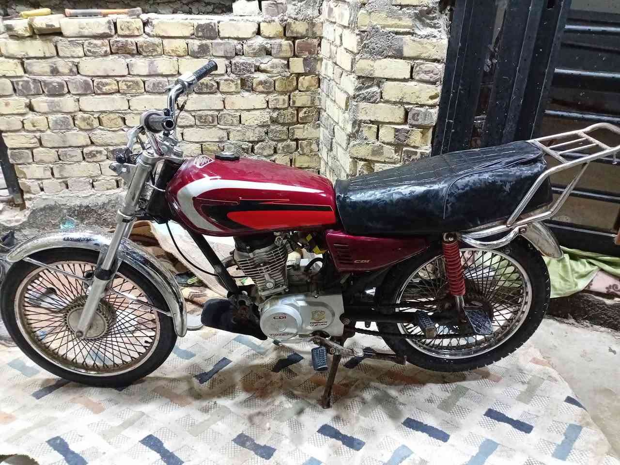 تايجر 2019 أوراق سكنر دراجه نضيفه فول سعرها 275 قفل ربع متنزل سبب البيع متوازي عل فلوس 
مكاني بابل الحله شارع 80 نجف
للاتصال ***********
