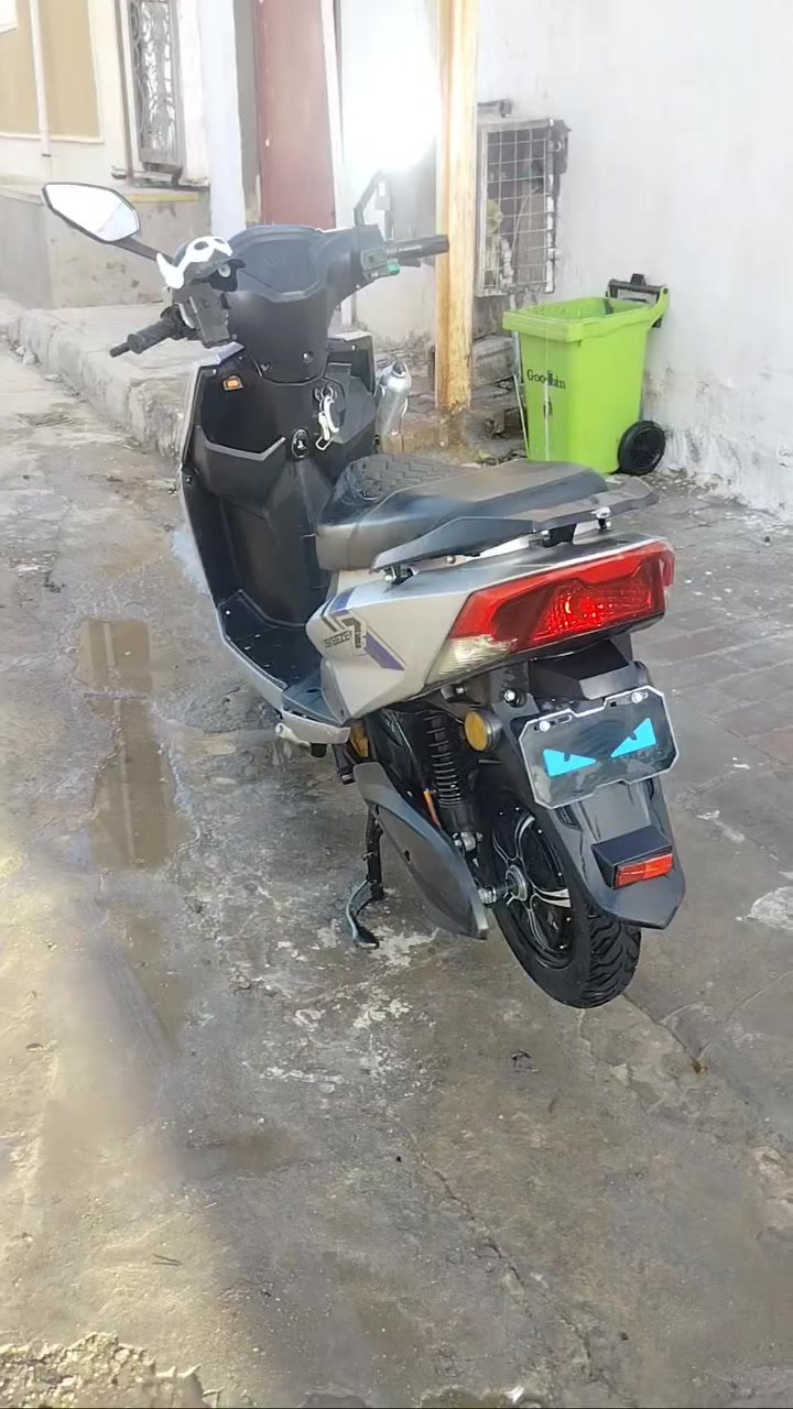 سلام عليكم دراجه شحن للبيع كامله من كلشي كهربايات شغاله كله عده الهورن السعر 600وبيهه مجال للطيبين تواصل***********
