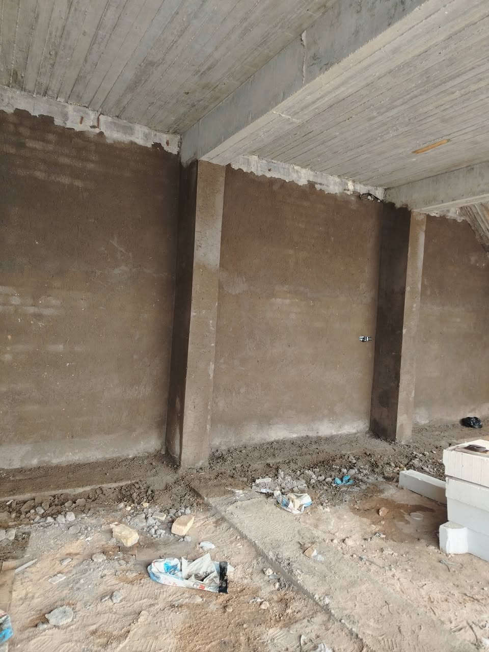 سلام عليكم لباخ متفرغ للعمل داخل النجف باليومية او مگطوعه او على المتر ونعمل بورسلين  وكاشي وتطبيگ سطوح  ونعمل مجاري وماء  للاستفار الاتصال ***********
