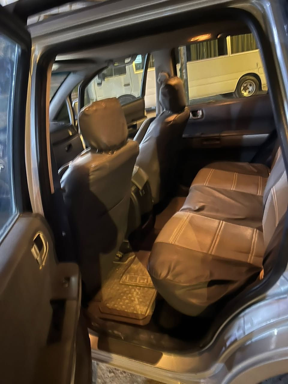 سلام عليكم 
سيارة باجيرو موديل 2004 
 كفالة من الضربة *********** مكاني ناصرية سوك الشيوخ
