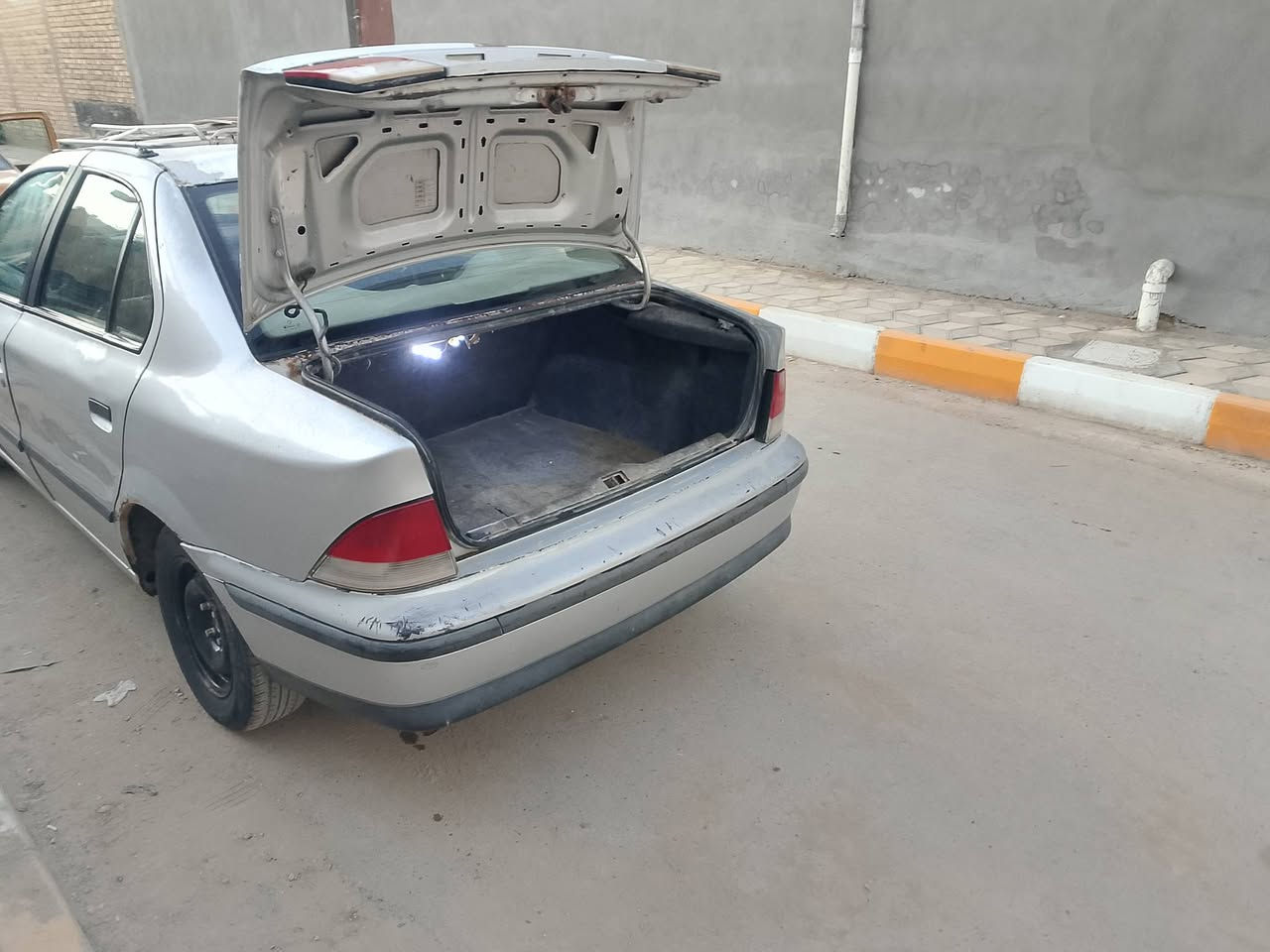 السلام عليكم سمندللبييع 2009رقم قادسيه لون رصاصي كير ومكينه خير من الله دواخل نضاف وهاي صوره كدامكم ***********المكان الديوانيه السعر 35وبيها مجال للطيبين رقم الهاتف
