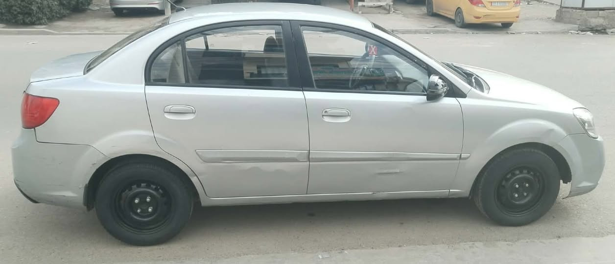 كيا ريو موديل 2011 خليجي  رقم أربيل هزه جديدة مواصفات برايد داخل اسود كير عادي تحكمات ستيرن جامات كهرب محرك ١٦  السياره بدون صبغ
*********** واتساب
