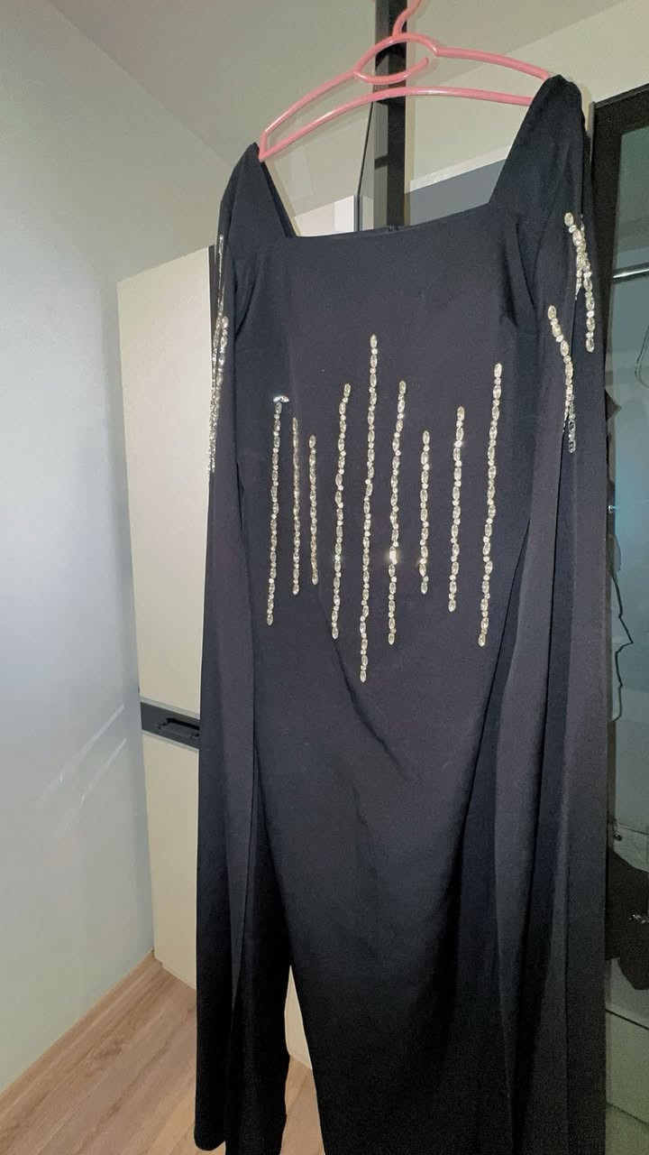 فساتين سهرات وجديده ماملبوسه فقط اسواد و مره وحده


**إذا كنت صاحب هذا الإعلان وتريد حذفه لأي سبب، رجاءا أرسل رسالة إلى الدعم الفني**