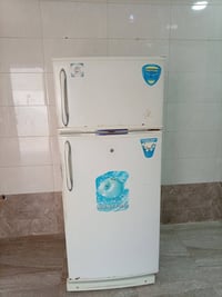 للبيع ثلاجه بسبب سفر  شرط إلى ثلج   اتصال ٠٧٧٦٣٩٩٩٦٩٩ أو خاص