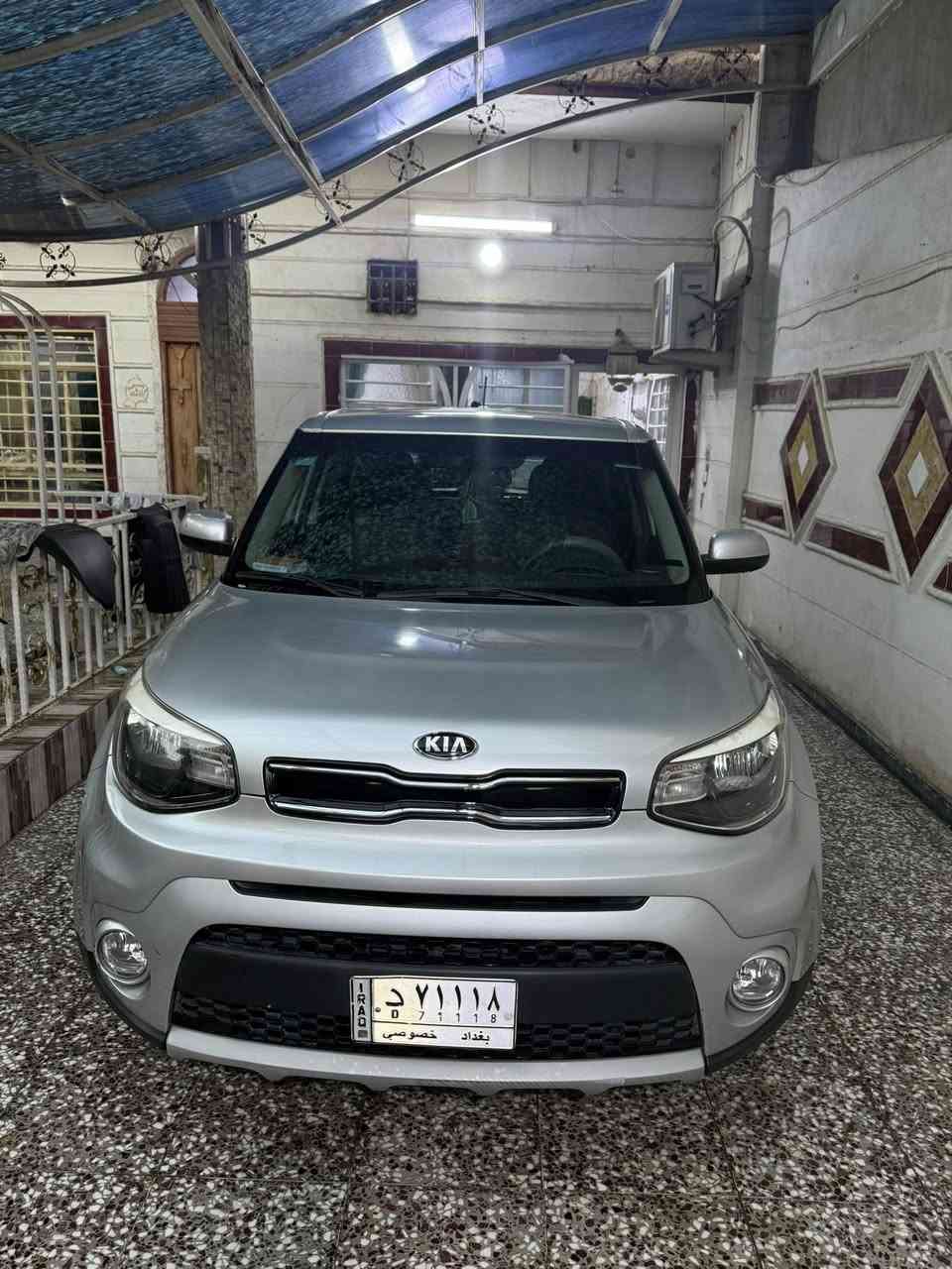 السلام عليكم 
كيا صول 2019  كفالة عامة من الصبغ والتبديل سيار كلين بدون حادث بس بغداد صار بيها طخى الباب الخلف السايق وتم تعديل على البارد   وصور السونار موجود بالمنشور رقم بغداد مواصفات شاشة كامرة تحكم استيرن ايكو المكينة 2000 GDl لون سيار سلفر سعر 135 ورقة رقم صاحب السيارة ***********
