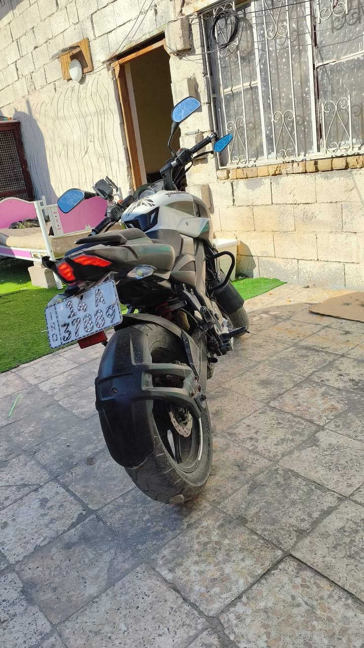 السلام عليكم 
دراجة NS200 من شركة باجاج 
ماشيه26الف
دهن كله موتل فلتر دهن كل تبديله مداريها كلش
الدراجه كفاله عامه
عداد الكتروني 
منضومه تبريد تايرات جدد
3 بلكات 
رقم بصرة تحويل ثاني يوم 
الدراجه ما ناقصها شي 
سعرها 2500.000
عنوانها بصرة معقل 
الهاتف ***********
ما متواجد على الفيس
