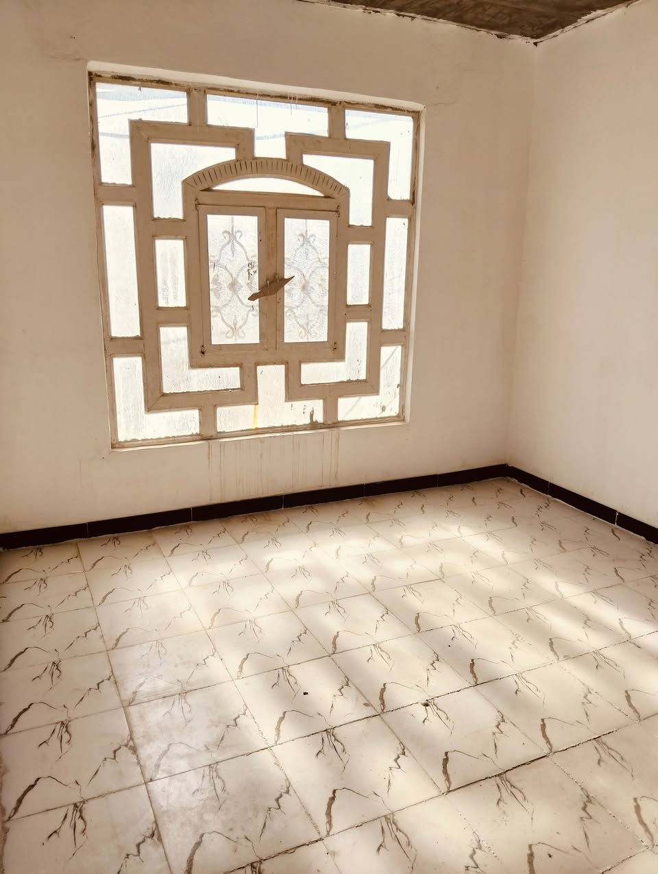 سلام عليكم دار البيع 50تر ركن شارع15منطق58غرغه وصله ومطبخ وتخاريج وغرفه فوك ***********حي نداء
