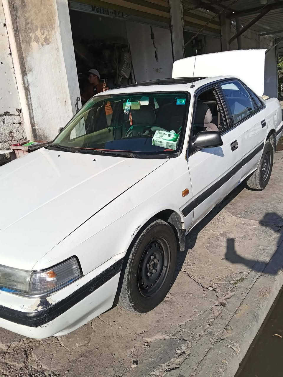 سيارة مازدا للبيع بيها قطع صبغ موديل 1988 مكان موصل لايمن باب جديد 👌 رقم 12 موصل دولي موحرك شرط الباقي كله شغال مازدا نظيفه استفسار على هذا  رقم الهاتف *********** 👌👌👌 ***********
