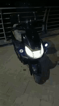 سلام عليكم من رخصه الادمن دراجه شحن نوع سكنس مستعمله 6 شهور بطاريات عع فحص درجه نضيفه كلش او كلشي مبدل بيها المكان لصقلاويه الشهداء الثانيه السعر 750وبيها مجال للتصال عع رقم او مراسله عع واتساب ***********
