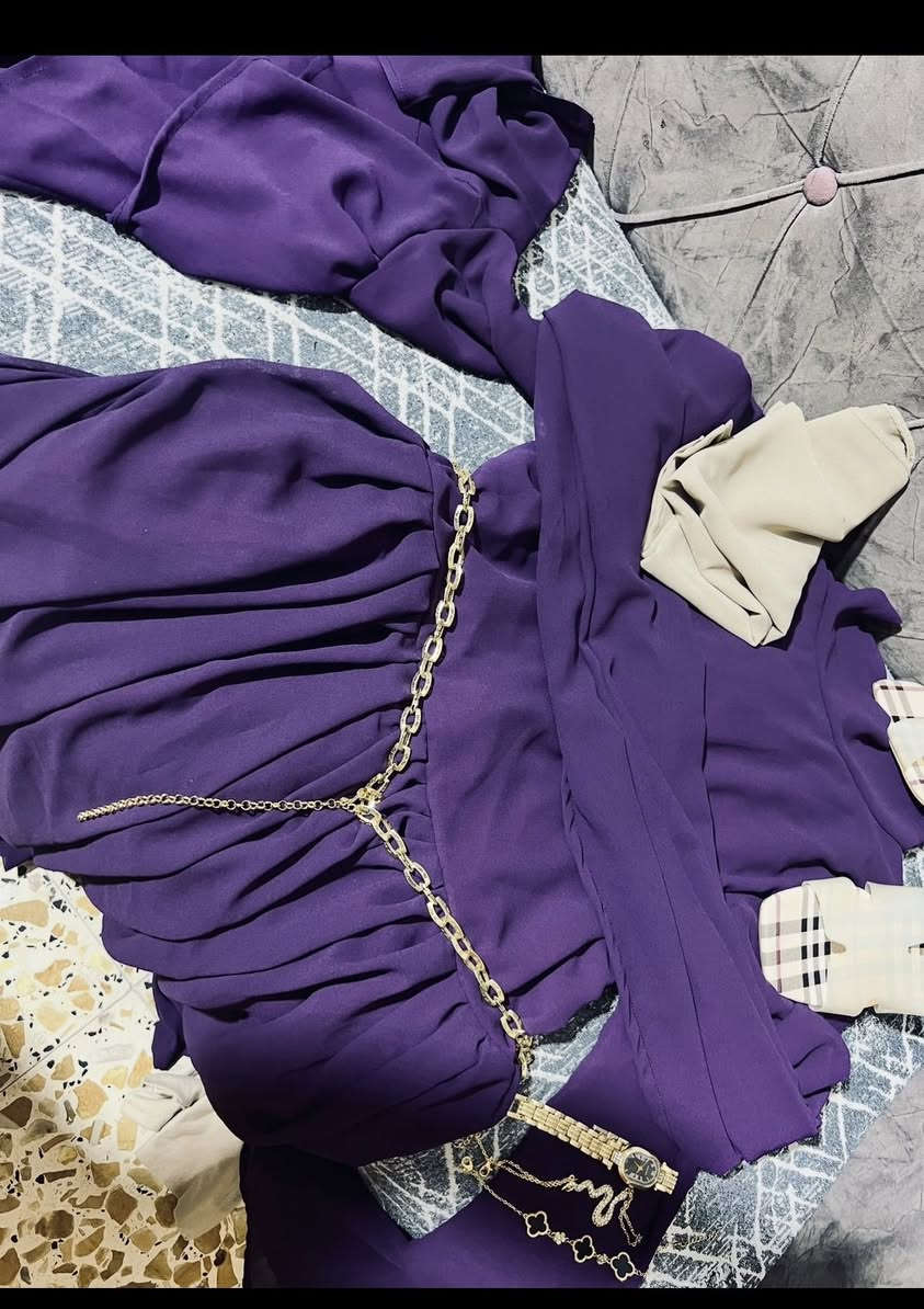 السلام عليكم بنات 
فستان نفس الماروني على لون بنفسجي للبيع يلبس لحد وزن ٩٠ سحاب وبشت للبيع هم يلبس وزن ٩٠ عريض كلش مكاني الحريه الثانيه 
الاسعار ع الخاص


**إذا كنت صاحب هذا الإعلان وتريد حذفه لأي سبب، رجاءا أرسل رسالة إلى الدعم الفني**