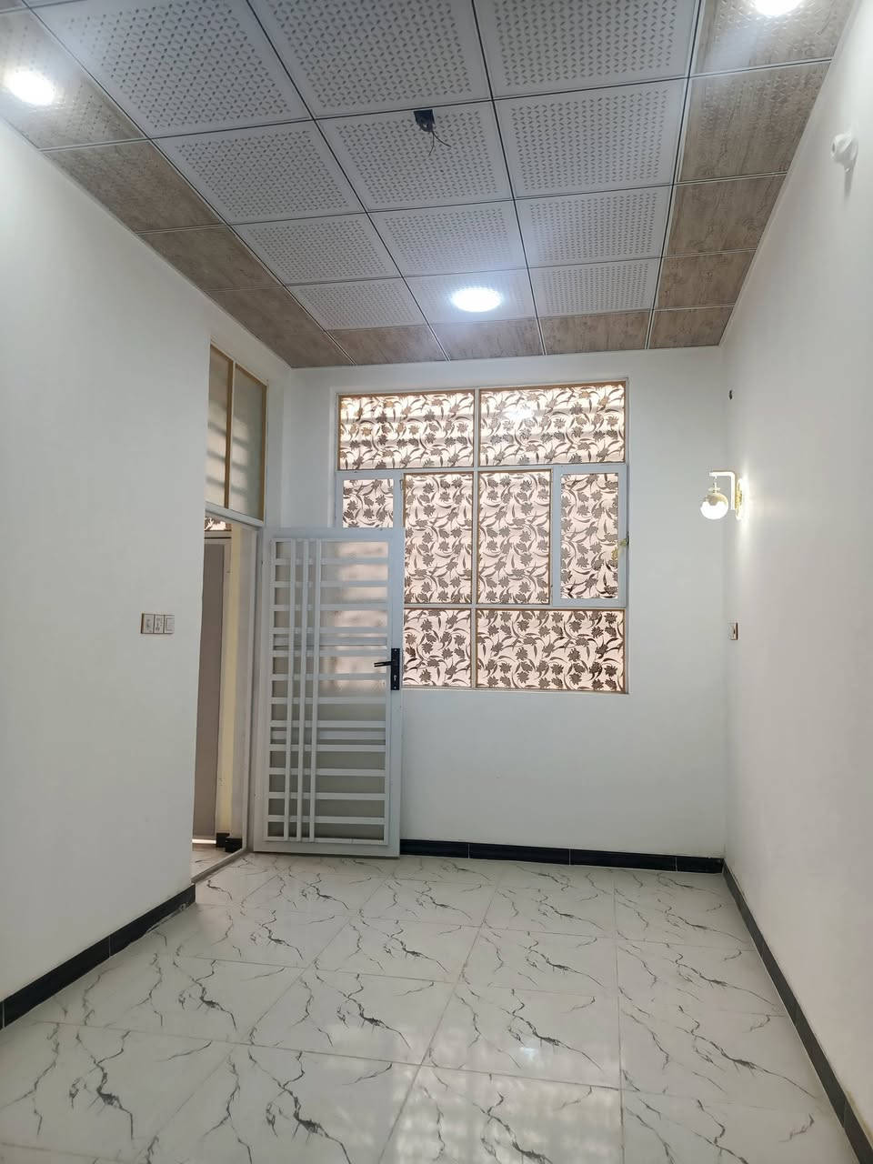 ياالله 

يوجد لدينا بيت للبيع حي ميسان قطاع 77ع الشريط قرب شارع 20متر مساحه 50متر طابقين يحتوي على استقبال وصاله ومطبخ وصحيات والطابق الثاني يحتوي على غرفه وصاله وصحيات صب كونكريت ارضيه بورسلين جدران سيراميك سقوف سي إن سي السعر المطلوب خاص 

للاستفسار والمعلومات الاتصال بنا ع الارقام التاليه 

***********

***********

***********

او مراجعه مكتب ألروان للوساطه العقاريه والمقاولات العامه 

عنوان المكتب حي ميسان ع الشريط قرب صيدليه الشراع مقابل الاستداره مباشر 

عندك بيت عرصه للبيع راسلنه وات ساب وتدلل
