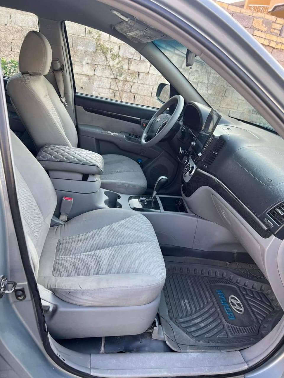 السلام عليكم سنتافيه للبيع موديل 2007محرك 6 سعرها 120 ***********متواجد ع فيس
