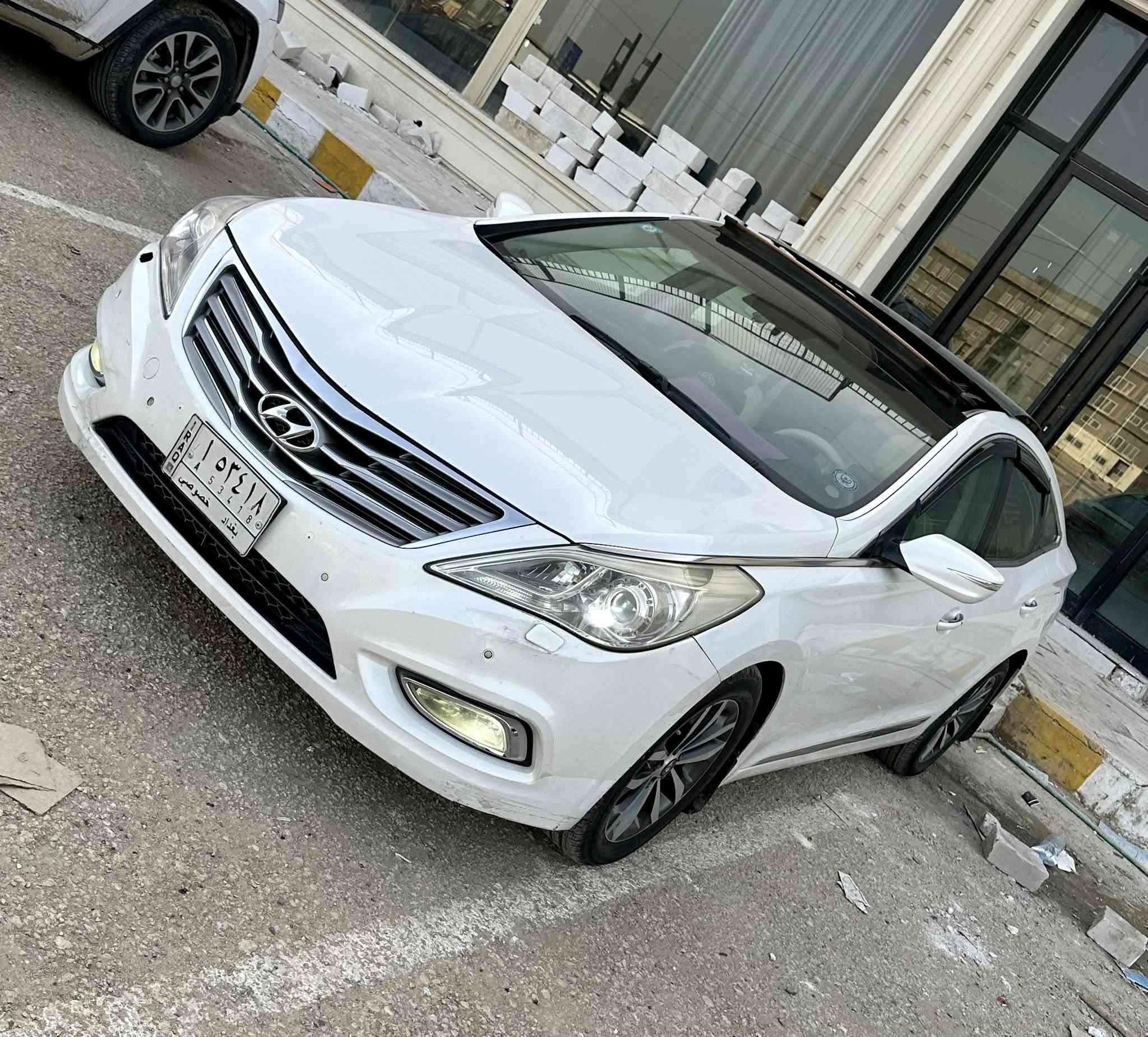 يالله السلام عليكم
للبيع. أزيرا. 2012 خليجي خـلـيـجـي فول مواصفات ViP
سياره بيها جاملغ مبدل اصلي ونص باب صبغ باقي مكفول 
ماشية 170km مكينة 6 سلندر
- مواصفات السيارة ViP فول 1/1
- بصمة تشغيل
- بصمة ابواب
- بصمة جنطة
- بنوراما طكتين
- داخل بيجي
- كشنات جلد
- كشنات كهربائية
- كشنات تدليك
- حساسات خلفية
- تبريد خلفي
- كشنات تدفئة
- بردة خلفية كهربائية
- اوتو هولد
- اشاير بل مري
- مري شفط
- داخل صاج اسود
- سماعات انڤنتي
- مانع انزلاق
- مثبت سرعة
- تحكم استيرن
- انارة داخلية ليزرية
- انارة بل دشبول
- شاشة
 - كامرة خلفية
- انارة بل ابواب
- لد امامي
- لد خلفي
- زينون
- ستيرن كهربائي ( متحرك )
- محرك 6 سلندر (  )
- كير ( ما مفتوح )
- دبل اكزوز خلفي
- ويل اكرون 19
- اوكس + USB
- تخم تاير
- وباقي المواصفات
اخوان سياره نضيفه وحلوه 
السعر 116 بيها مجال قليل 
‭***********
مكاني النجف الأشرف
