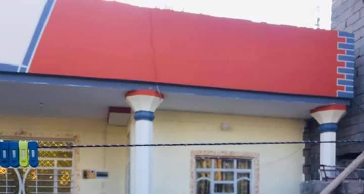 دار سكن للبيع طابو زراعي سند 25 مساحة 460متر الموقع المقدادية قرية الجلالي القديمة داخل الفرع يحتوي على غرفتين نوم وصالة ومطبخ واستقبال وصحيات خارجية للإستفسار الاتصال على الرقم صاحب الدار ***********
