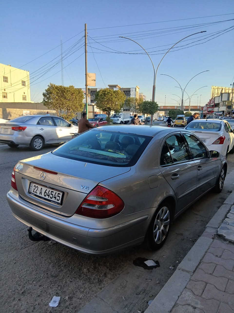 مارسيدس للبيع موديل ٢٠٠٤حجم ٢١١ ٦ سلندر ***********
