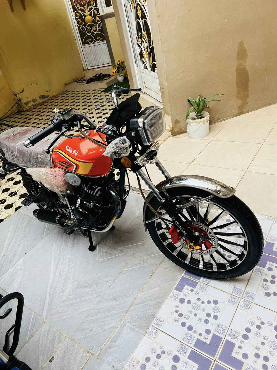 سلام عليكم دراجه للبيع مديل 25 محرك 200 مكان دراجه دلي عباس سعر 700 وبي مجال ***********
