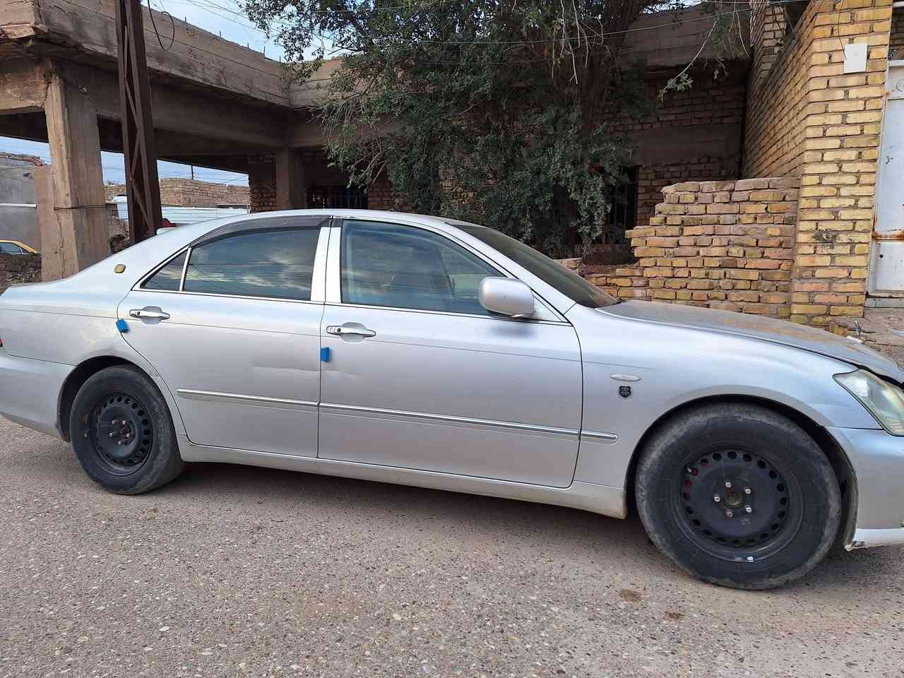 شاهينه للبيع مديل 2004 حجم 182مكان سياره العماره
***********
