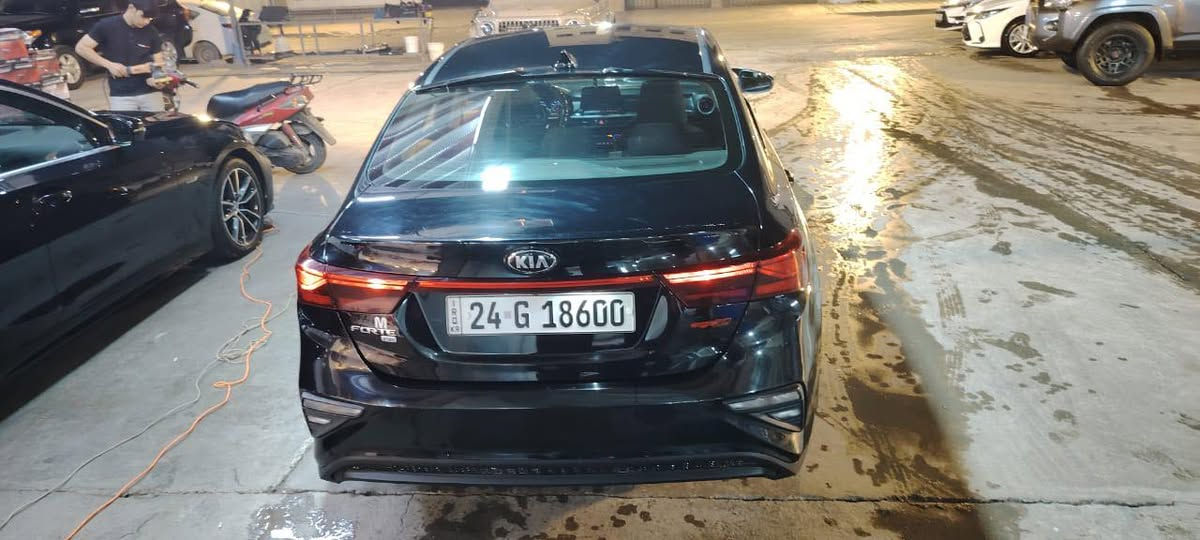 سلام عليكم فورتي موديل 19  رقم دهوك الجديد بأسمي حادثه خفيف بيه 3 قطع صبغ بدون اي داخل السياره جديده ومناقصه اي شي مكاني بغداد الوزيرية 
***********
السعر $12500 وبيه مجال بسيط
