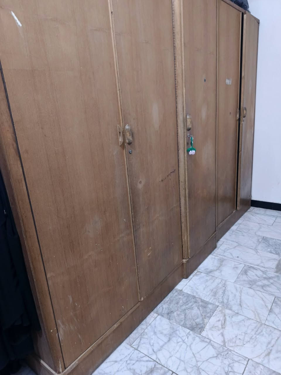 كنتور ٥ ابواب بحاله جيده خانه وسطيه طبقات وخانتين بوري سعر ٣٠٠ وبيها مجال مكان بابل للمراسلة خاص .


**إذا كنت صاحب هذا الإعلان وتريد حذفه لأي سبب، رجاءا أرسل رسالة إلى الدعم الفني**