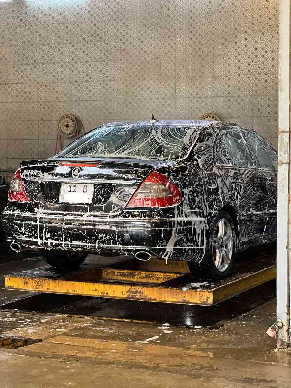 السلام عليكم
مارسدس W211
E350  2008

‏Mercedes-Benz E350 2008

-------------------------------------
#السعر 135 وبيه مجال بسيط
‏
#رقم الهاتف : ***********

#مكان السيارة : بغداد  
-------------------------------------
سلام عليكم 
للبيع 
مرسيدس ام عيون W211 موديل 2008 E350  آڤنگارد رقم بغداد شبه مميز باسمي  
مواصفات
_ بصمة⁩
_تبريد ثلاث قطع ❄️⁩
_كروز سرعة🔒 
كشنات جلد ⚔️⁩
_تحكم ستيرن ⁦⚔️⁩
_ شاشة جبيرة +بلوتوث  ⁦🖥️⁩
_ تلفون 📞
_تجاوي خلفية كهرباء ⁦⚔️⁩
_حساسات امامية+خلفية ⁦⚔️⁩
_ انارة ليلية داخلية⁦⚔️⁩
انارة ترحيب💡 خارجية  ⁦⚔️⁩
_شاشة اعطال💬
_كشنات كهرباء ذاكرة  ⁦⚔️⁩
_لايت زنون بلادي 💡
-بردة كهربائية 
_ جام اخضر 
_سستم صوت harmen kardon ⁦⚔️⁩ 
_ويل 17 بلادي .
_ تدفئة كشنات          
_صدر امامي خلفي جديد ⁦🛠️⁩
_حساس مطر💦
_سلايت
-كامرة خلفية + امامية + كاربلاي

بيع او مراوس بغداد, العراق
