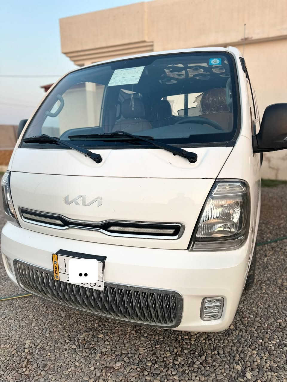 للبيع كيا حمل دبل قماره مودل 2023
ماشيه 84 بيها فقط بونيد مبدل شركه بدون دواخل السعر (148) بيها مجال بسيط.

للتواصل: ***********
