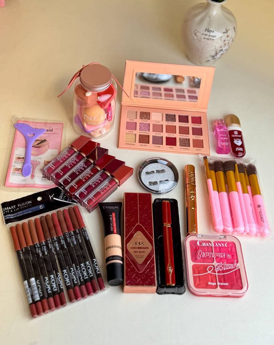 اقوى عرض مكياج للبنوتات 🎀✨
العرض متكون من قطع مهمة وأساسية 🫧❤️‍🔥

1.فونديشن من ماركة لوريال 
2شدو متكون من 18 لون مختلف 
3.فرش مكياج متكونة من 10 قطع 
4.حمر متكون من 6 قطع مات قوية
5.ايلاينر من ماركة تي تي اكس ثابت 
6.احمر خدود 4 درجات مختلفة 
7.مسكارة ضد الماء ثابتة 
8.تنت من ماركة لافيو للخدود والشفايف
9.كلوس لامع للشفاه 
10.قالب ايلاينر 
11.سيت تحديد حمر من كيكو 12 قطعة
12.رموش ثابته أسبوعية 
13.علبة بيوتي بلندر 

سعر العرض 35الف


**إذا كنت صاحب هذا الإعلان وتريد حذفه لأي سبب، رجاءا أرسل رسالة إلى الدعم الفني**