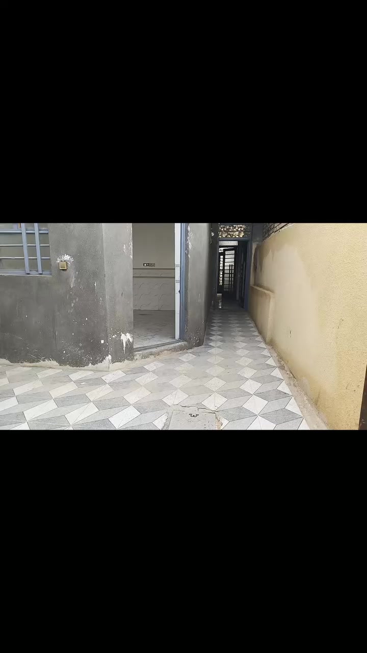 بسم الله الرحمن الرحيم 
اللهم صل على محمد وآل محمد 
بيت 🏠 للبيع طابو زراعي سند 25 مساحه 100م واجه 5 يتكون البيت من طارمه صحيات خارجيه استقبال مطبخ صاله غرفه نوم 💤 منور صحيات داخليه بناء طابوك صب مسلح درجه اولى كامل البيت اي نقص مابي خدمات ماء وكهرباء مولدة مدارس العنوان كربلاء طويريج الحولي خلف مطعم القنديل ***********
