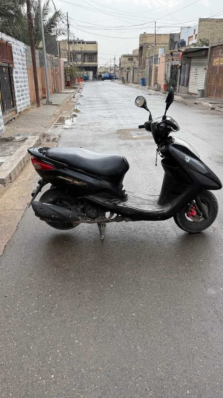 دراجه بريز ياماها ياباني سرعه ١٤٠ نوزل المرغوب الحديث دراجه كامله مكمله 
بغداد البلديات 
*********** بغداد, العراق
