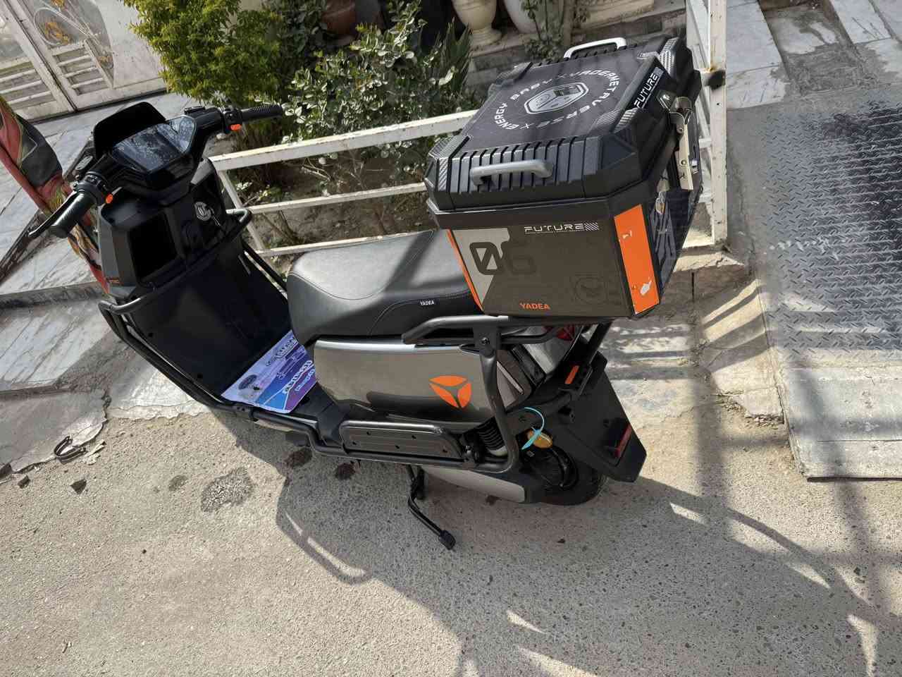 🚲 دراجة كهربائية للبيع
النوع: Yadea GT60  
الحالة: ممتازة جداً ونظيفة وما بيها أي عطل  
تمشي بالشحنة الواحدة: حوالي 80 كم  
استخدام خفيف جداً

الدراجة قوية وسريعة ومناسبة للمشاوير اليومية.

💰 السعر: 1,200,000 دينار قابل للتفاوض للجادين

📍 المكان: بغداد الحريه 
📞 للتواصل:***********
