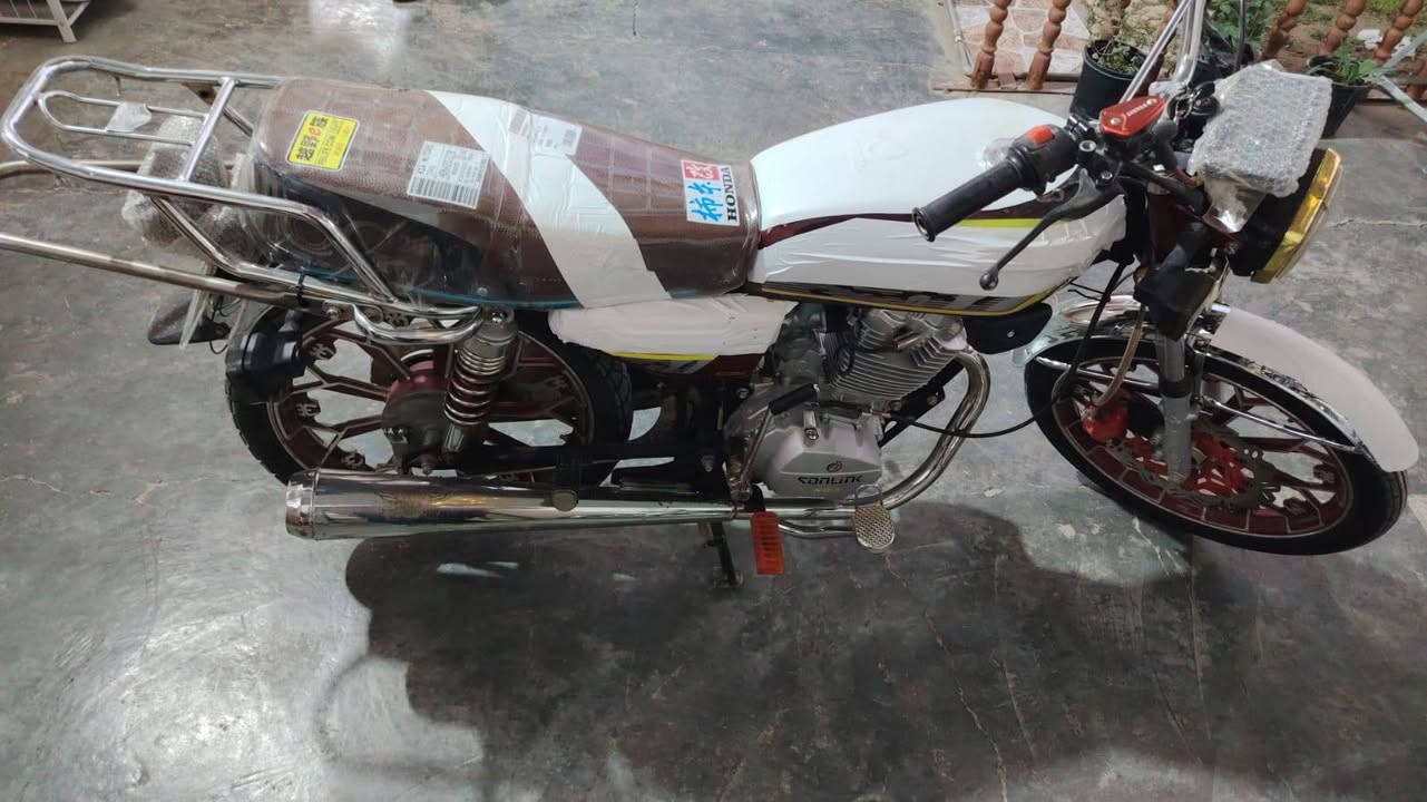 سلام عليكم ايراني سيفان لبيع محرك 200 ضاغطه وسنجيل موديل 2025 دراجه بعده جديده زيرو مستعجل ع بيعته
سعره 800 بيه مجال 
***********
