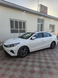 سيراتو بغداد بسمي مكفولة كفالة عامه ماعدا رصعه خفيفة جدا جدا كما موضح ...