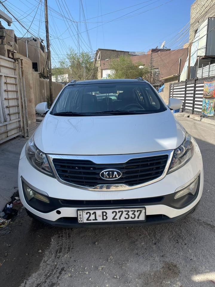 بيع سريع 

سبورتج 2011 خليجي فول 
2400 
بانوراما
ماشية 200 الف 
بيها صبغ جاملغ و كصة البنيد 
رقم سليمانية بسمنا شرط التحويل 

120$ و بيها مجال قليل 
***********
