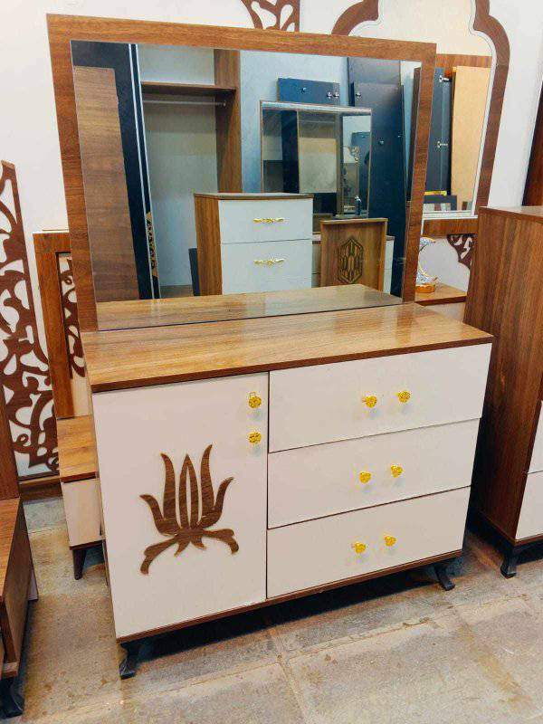 غرفة نوم مستعملة🇹🇷
 نضافة 90 ٪💯فول نضافه
عدد القطع /7
نضام / سلايت💢
سعرها 400قفففل💸
شد ونقل داخل بغداد مجاني🚛
يوجود توصيل محافضات 🚛


**إذا كنت صاحب هذا الإعلان وتريد حذفه لأي سبب، رجاءا أرسل رسالة إلى الدعم الفني**