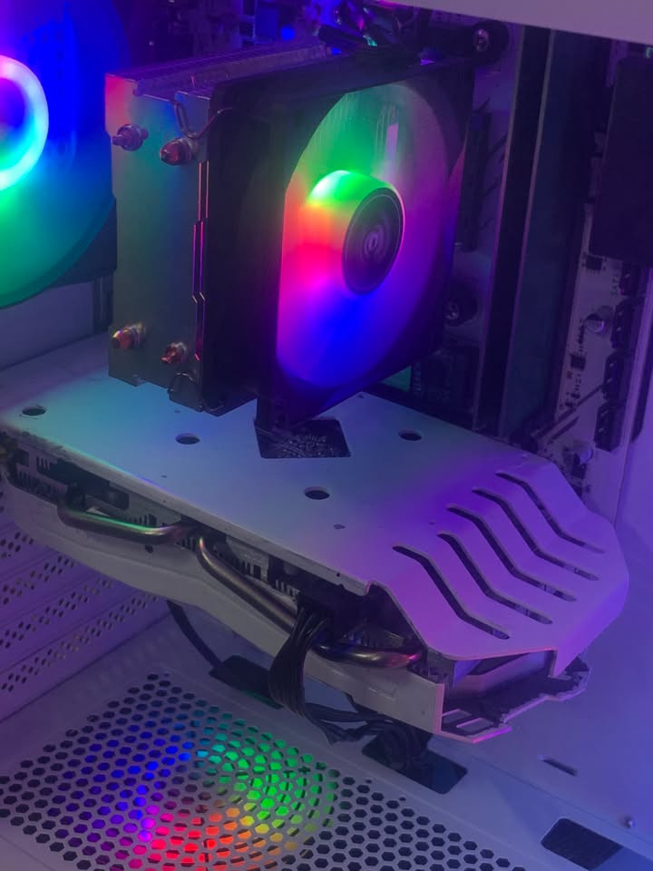 تجميعة جديدة للبيع 

CPU:R5 3600

CPU Cooler Mass MA400ابيض 

GPU:RX 580 8GB ابيض 

‎‏M.B: B450m ابيض 

‎‏Ram:16GB DDR4 Samsung  

Storage: 265 m.2 SSD 

PSU: 600w RGB 

‎‏Case: GX2 ابيضّ

‎التجميعة ((جديدة)) وليست مستعمل 👍🏻

((ضمان ستة أشهر حقيقي))

 

‎التجميعة كلش حلو و مرتبة و كاملة 💯

‎يجي وياهو win11 هو والتعاريف والبرامج الأساسية كامل وهمين كم لعبة إذا تحب اضيفلك وياهة ❤️‍🔥

‎واتشغل احدث واقوى الألعاب ⚡️

‎واني مسوي اختبار للعبتين متطلبات

‎ وهمين كراتين التجميعة كلهة موجدة وياهة 

‎((السعر 580 الف)) وبيهة مجال للشراي

‎متوفر توصيل 🚚


**إذا كنت صاحب هذا الإعلان وتريد حذفه لأي سبب، رجاءا أرسل رسالة إلى الدعم الفني**
